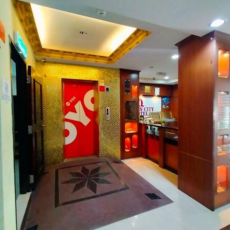 ג'ורג' טאון Super Oyo 998 Queen City Hotel מראה חיצוני תמונה