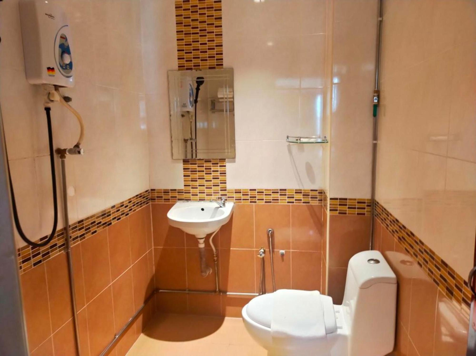 ג'ורג' טאון Super Oyo 998 Queen City Hotel מראה חיצוני תמונה