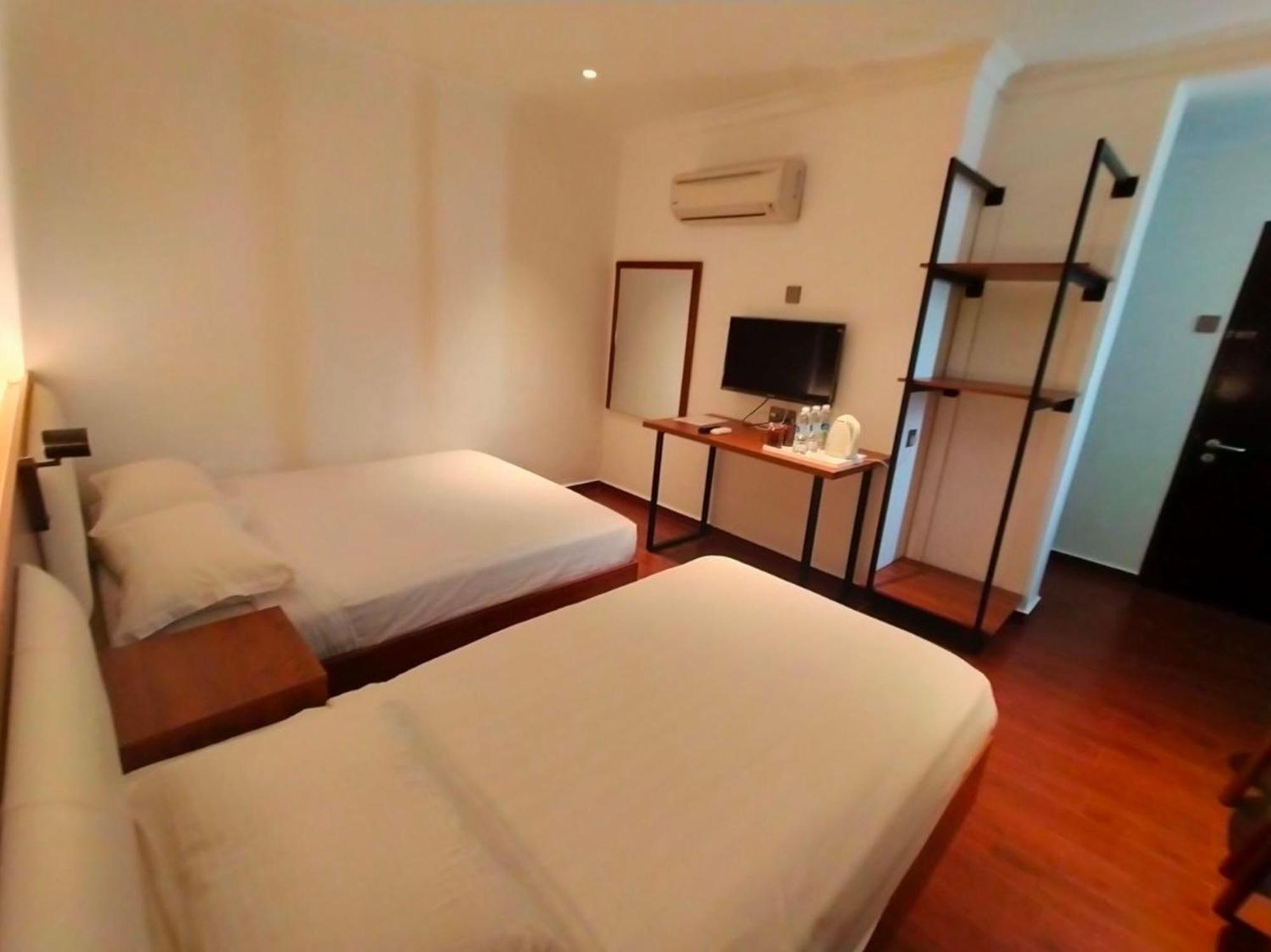 ג'ורג' טאון Super Oyo 998 Queen City Hotel מראה חיצוני תמונה