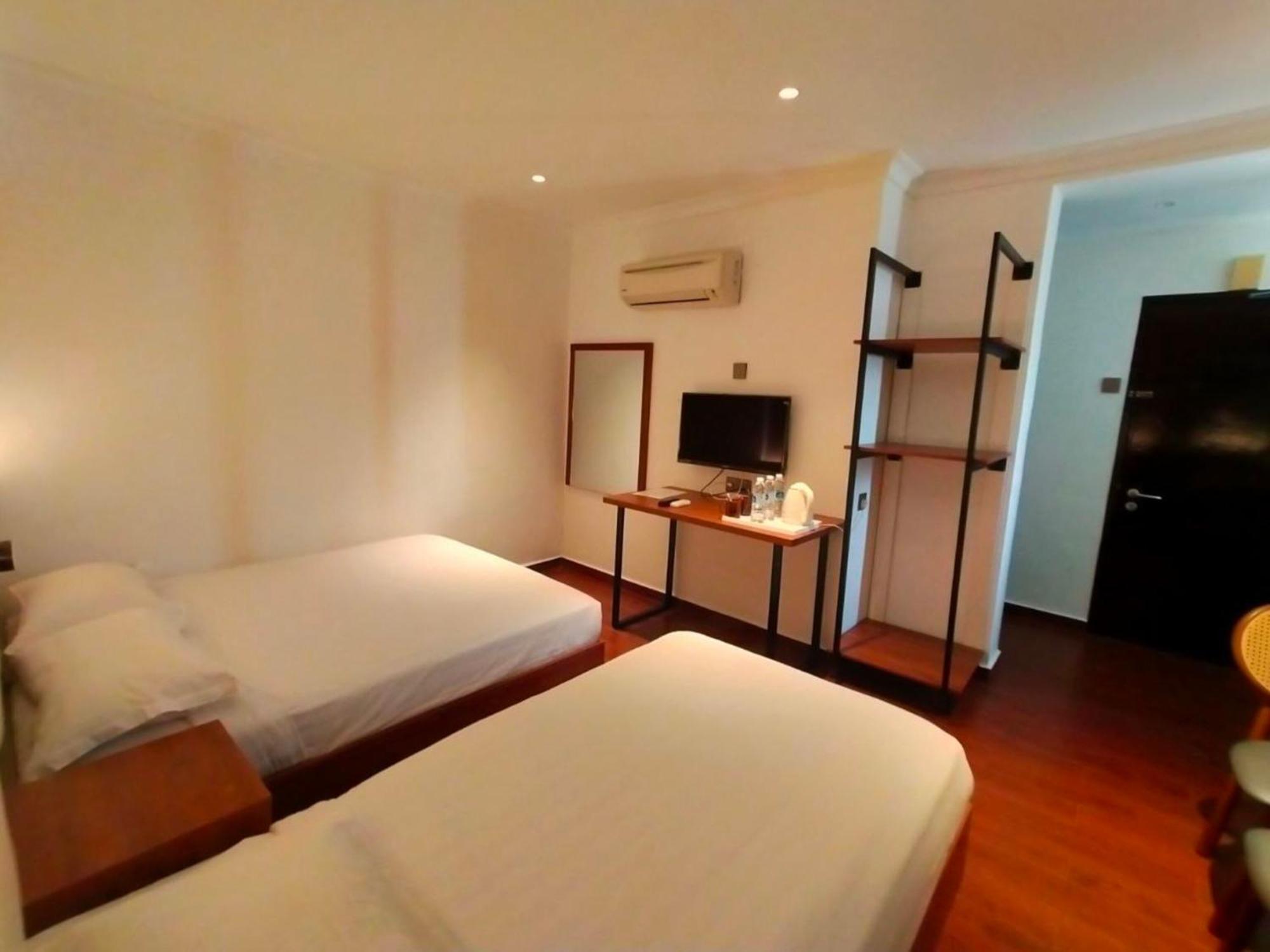 ג'ורג' טאון Super Oyo 998 Queen City Hotel מראה חיצוני תמונה