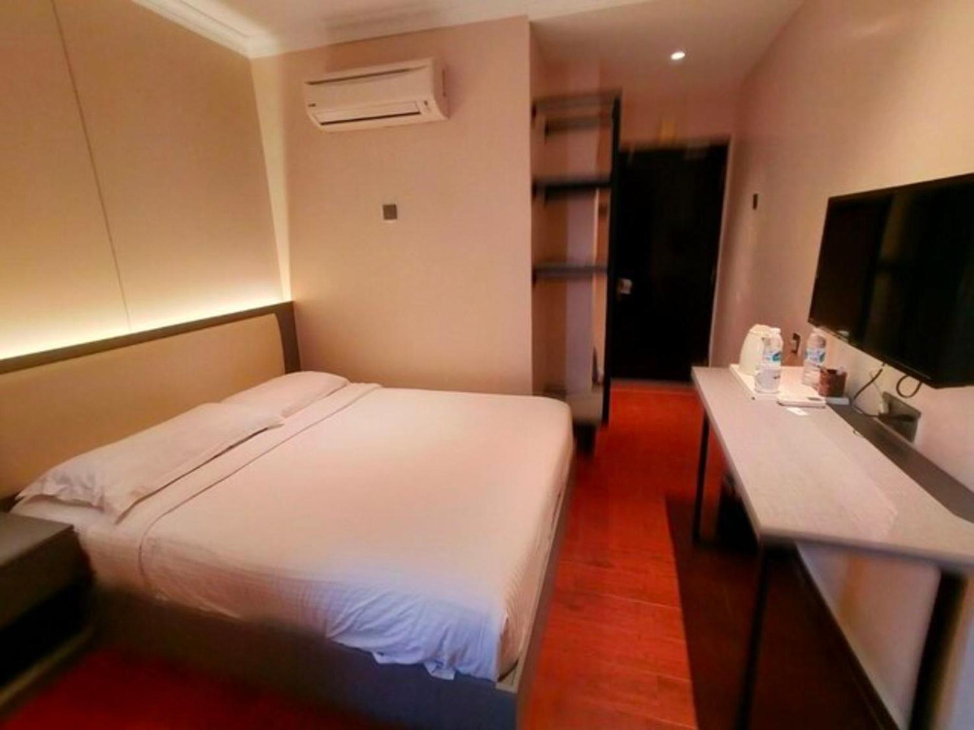 ג'ורג' טאון Super Oyo 998 Queen City Hotel מראה חיצוני תמונה