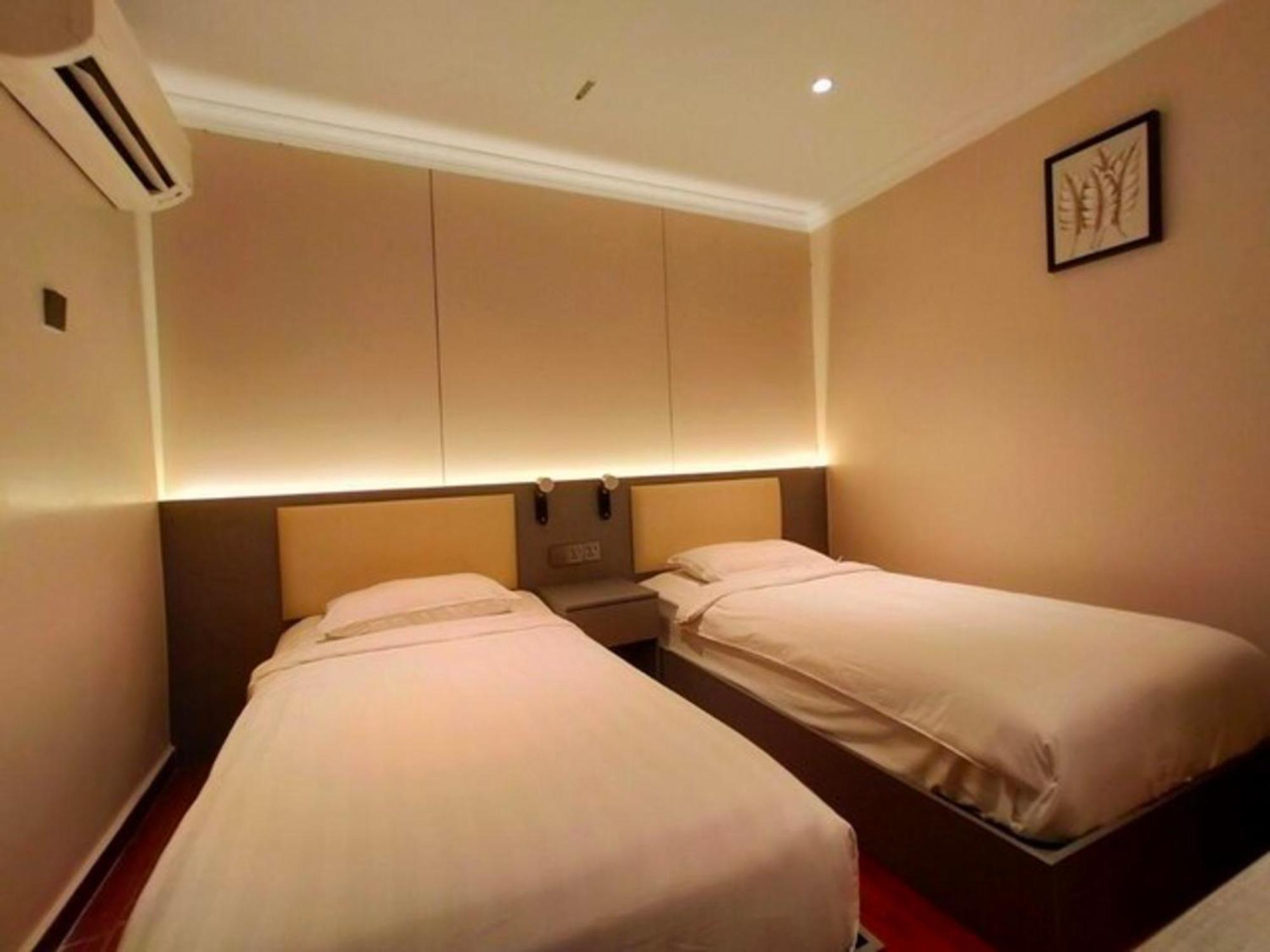 ג'ורג' טאון Super Oyo 998 Queen City Hotel מראה חיצוני תמונה