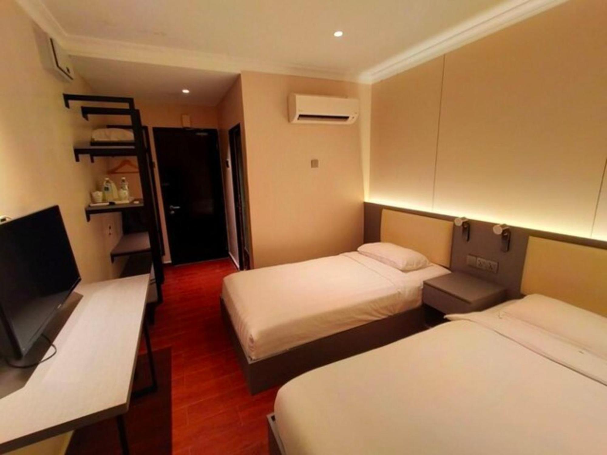 ג'ורג' טאון Super Oyo 998 Queen City Hotel מראה חיצוני תמונה