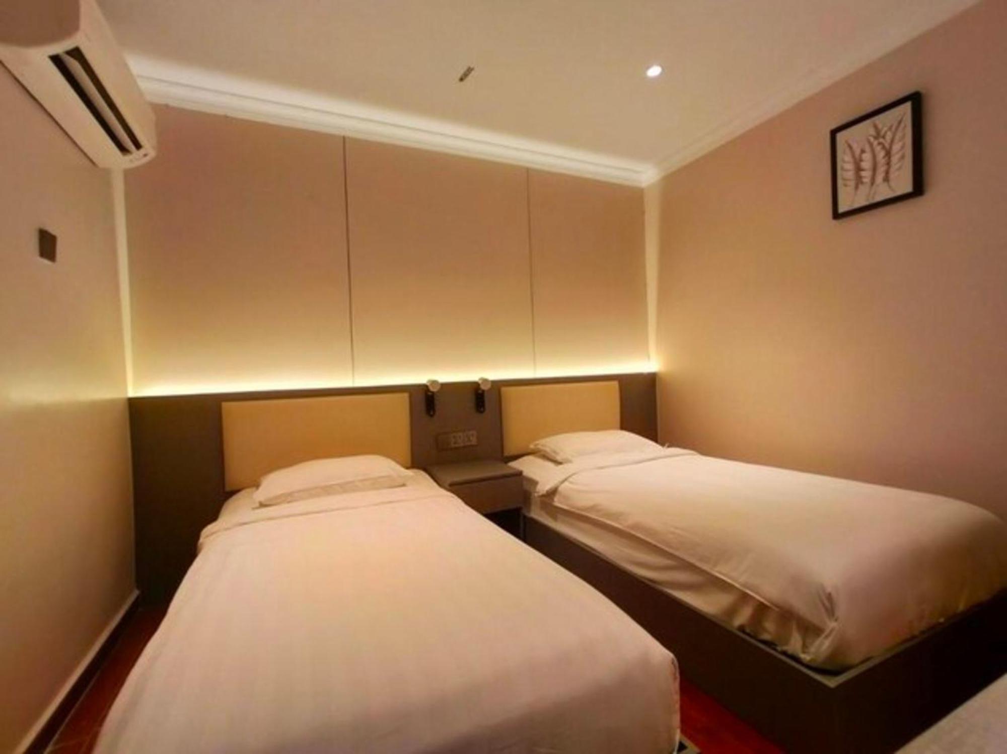ג'ורג' טאון Super Oyo 998 Queen City Hotel מראה חיצוני תמונה